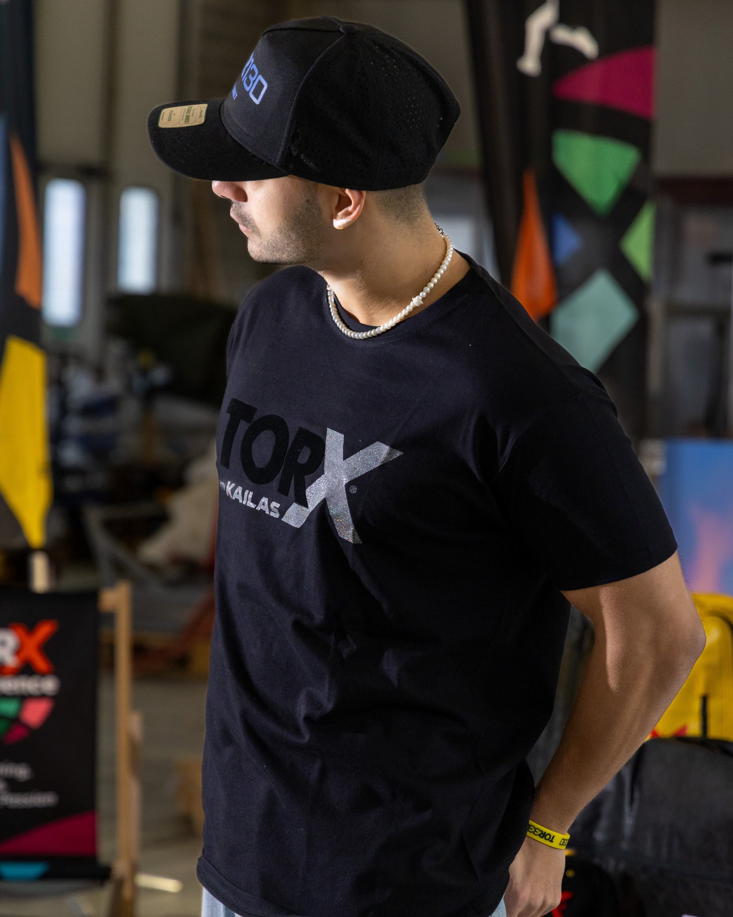 T-SHIRT NERA CON GLITTER - TORX® withKAILAS